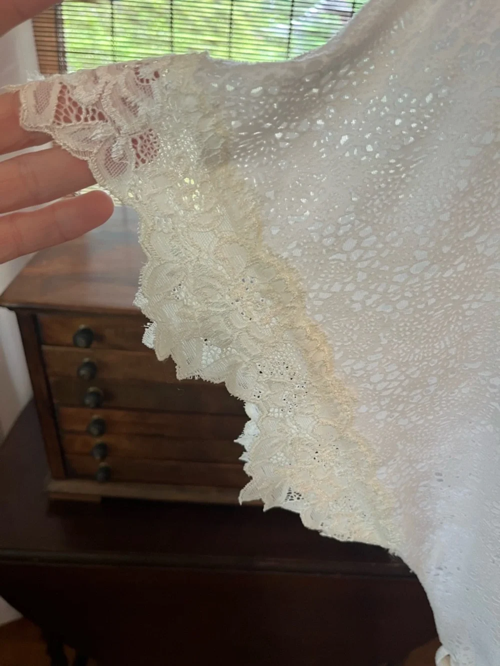 Lace Robe - Picture 3 of 6